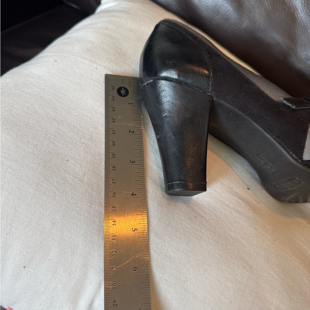 Aerosoles Women's Black and Gray Leather Mary Jane Heel Shoes - Picture 10 of 10